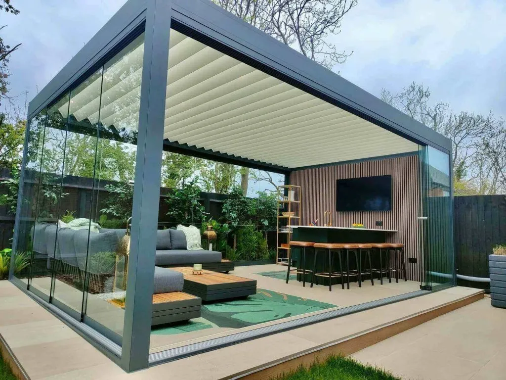 Lusso bespoke aluminium pergola x Lusso bespoke aluminium pergola x Berkshire